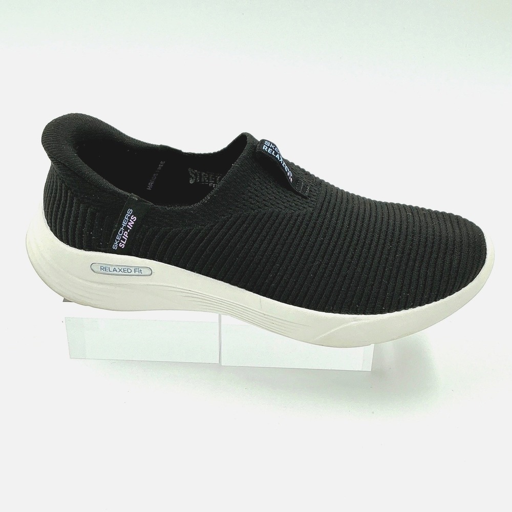 Skechers Size 7.5 Hands Free Slip-ins Relaxed‎ Fit Black White Sneakers NEW $50